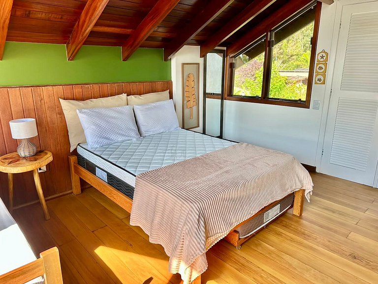Casa Pé-na-Areia com piscina, 5 Suítes c/ar e Serviço