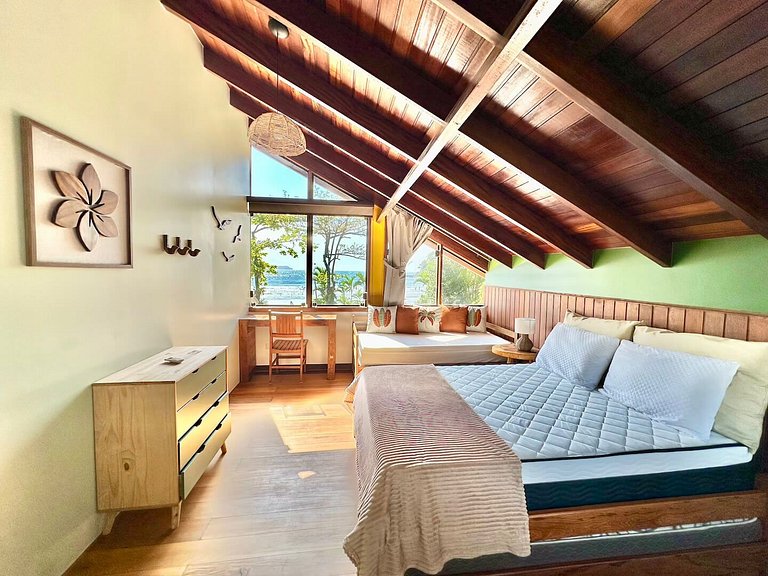 Casa Pé-na-Areia com piscina, 5 Suítes c/ar e Serviço