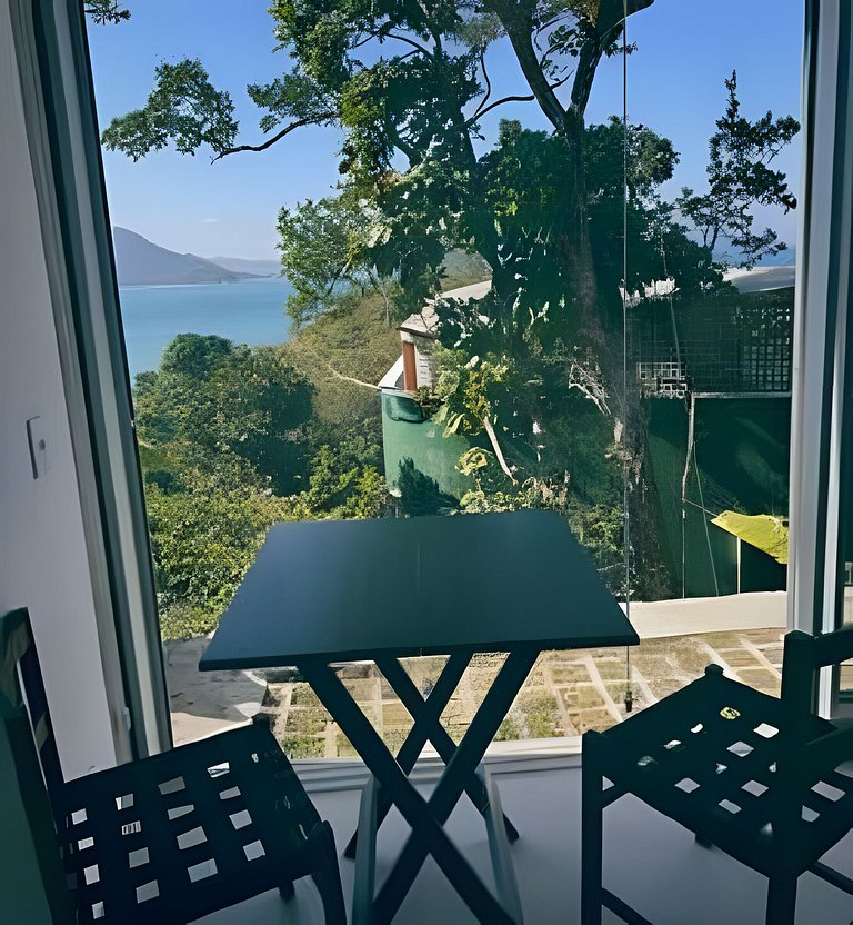 Casa Bravinha • Vista • Praia deserta • Estrelas