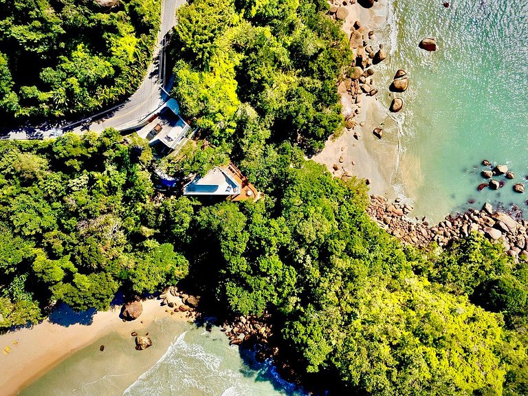 Casa Brava: Luxo na mata e no mar, praia privada